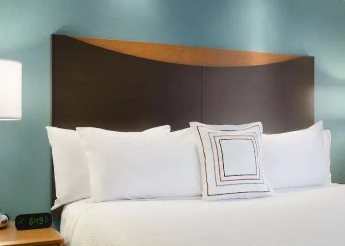 Hotel Fairfield & 3*
