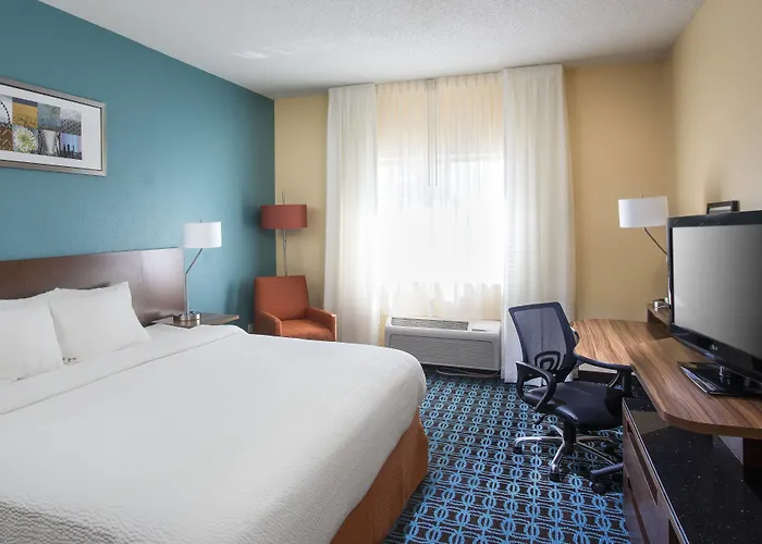 Fairfield & Hotel 3*