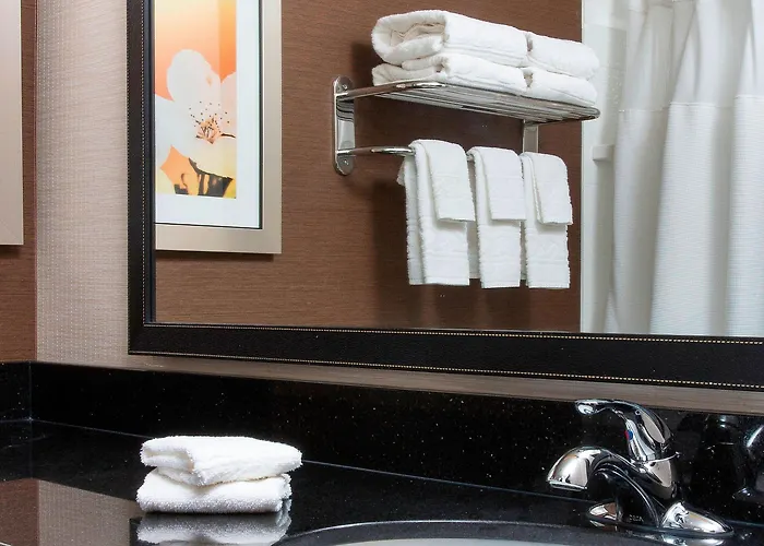 Fairfield & Hotel 3*
