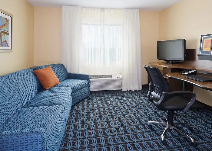 Fairfield & Hotel 3*